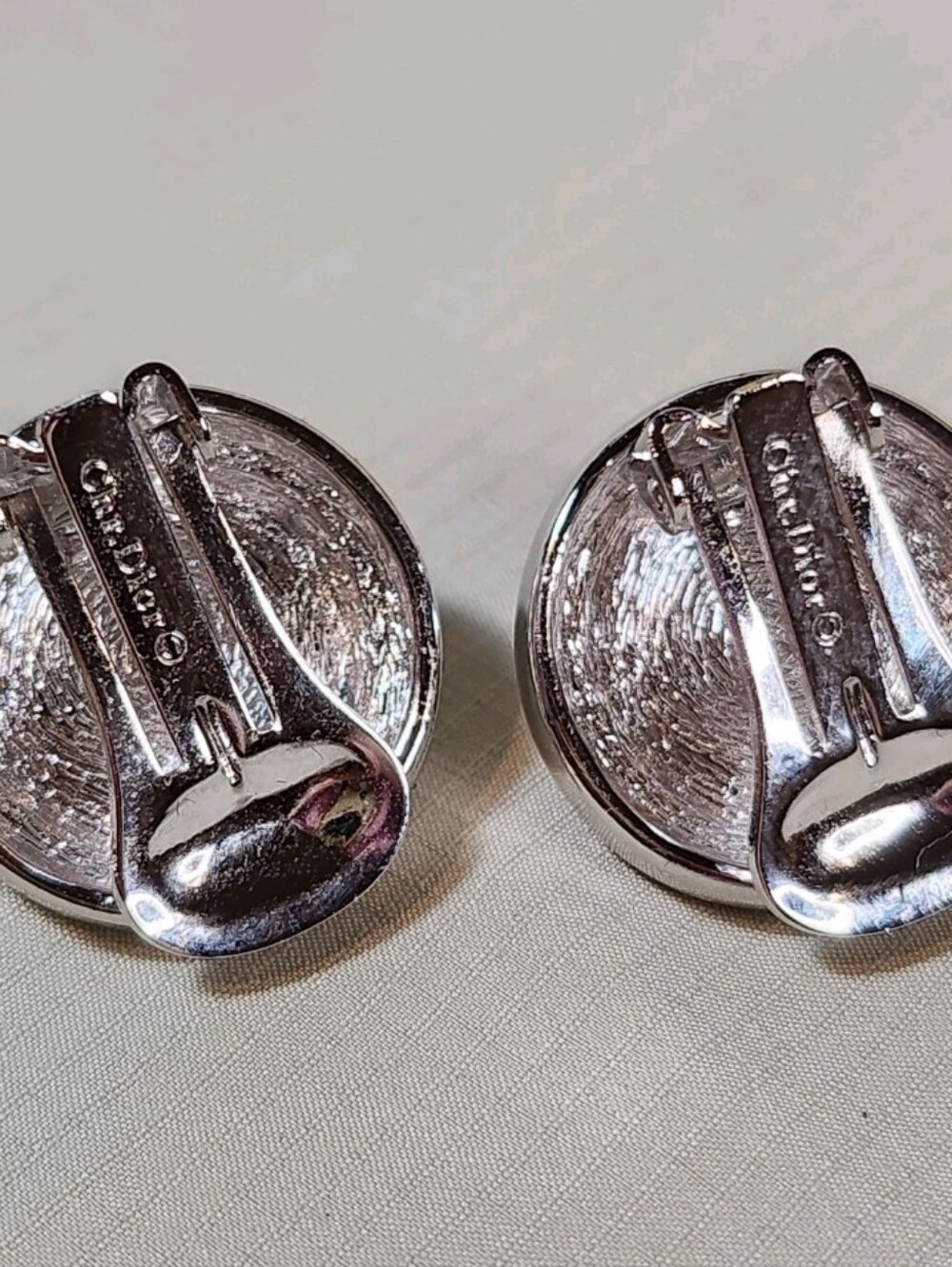 Christian Dior Vtg Signed Silvertone Halo Faux Pearl Rhinestone Clip Earrings - Picture 4 of 5